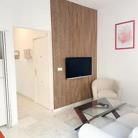 Apartmán Cozy Budget 2br With Ac, 1 Bath, Private Parking Opt