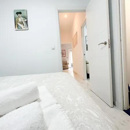 Cozy Budget 2br With Ac, 1 Bath, Private Parking Opt Apartmán Sevilla