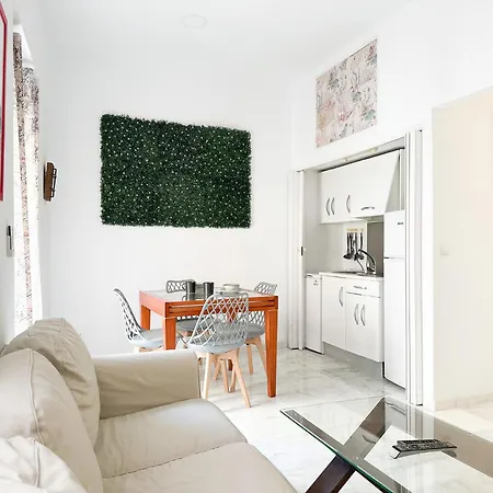 Apartmán Cozy Budget 2br With Ac, 1 Bath, Private Parking Opt