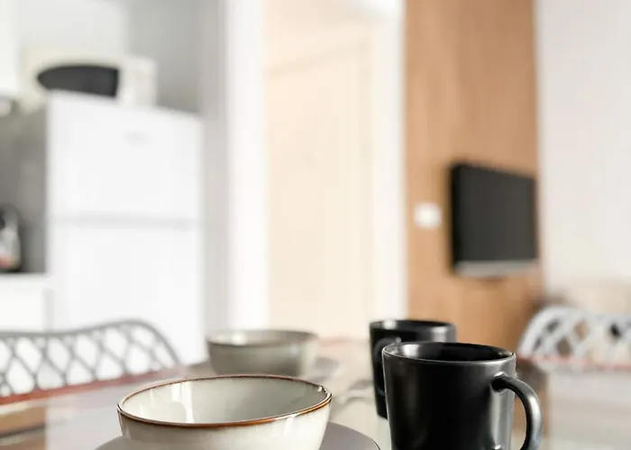 Cozy Budget 2br With Ac, 1 Bath, Private Parking Opt Appartamento