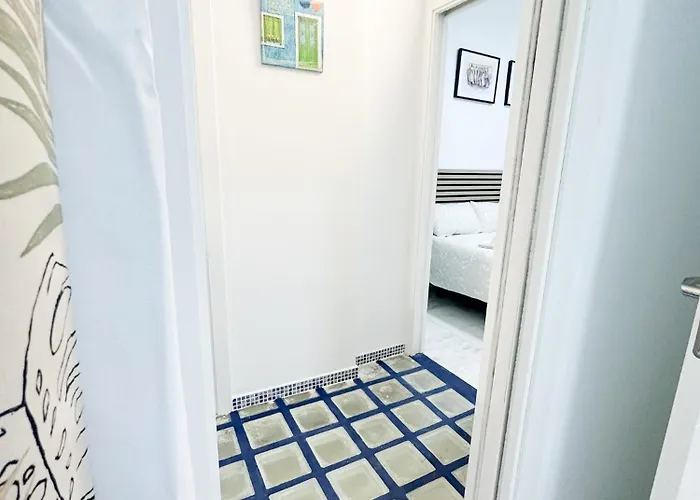 Appartamento Cozy Budget 2br With Ac, 1 Bath, Private Parking Opt Siviglia