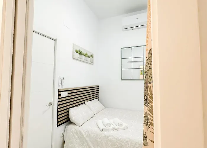 Appartamento Cozy Budget 2br With Ac, 1 Bath, Private Parking Opt Siviglia