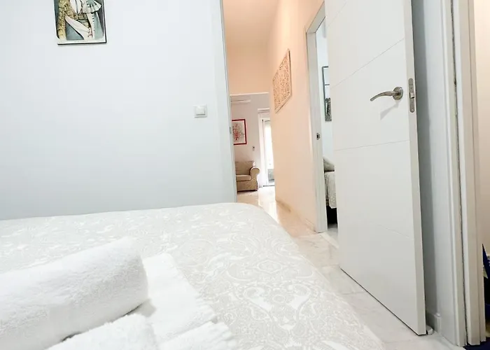 Cozy Budget 2br With Ac, 1 Bath, Private Parking Opt Appartamento Siviglia
