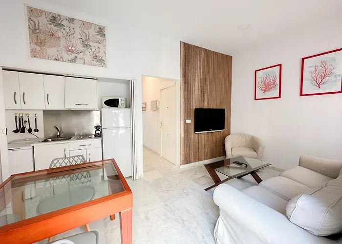 Appartamento Cozy Budget 2br With Ac, 1 Bath, Private Parking Opt