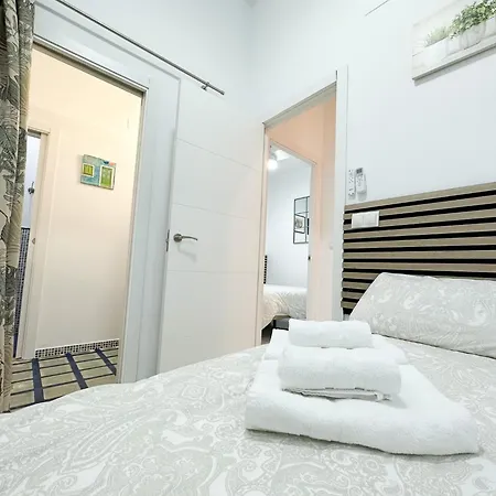 Apartment Cozy Budget 2br With Ac, 1 Bath, Private Parking Opt