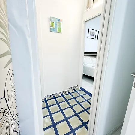 Apartment Cozy Budget 2br With Ac, 1 Bath, Private Parking Opt Seville