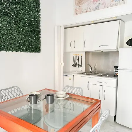 Cozy Budget 2br With Ac, 1 Bath, Private Parking Opt Apartment Seville